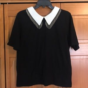 Blouse with collar